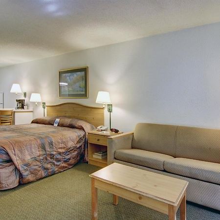 Atlanta Hotel Roswell Room photo