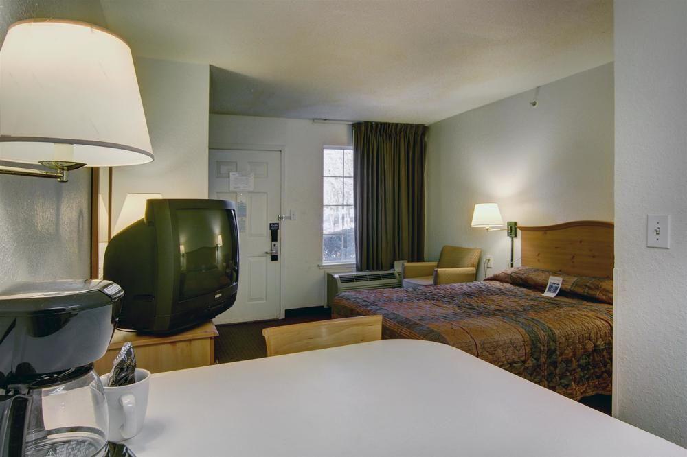 Atlanta Hotel Roswell Exterior photo